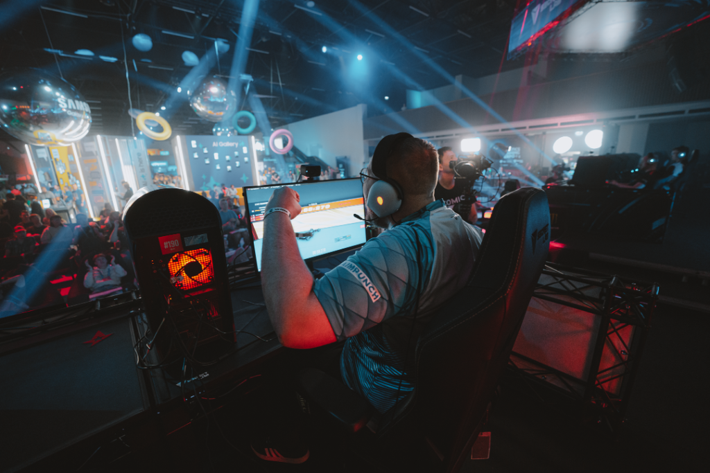 Emotionaler Moment in einer E-Sports-Arena